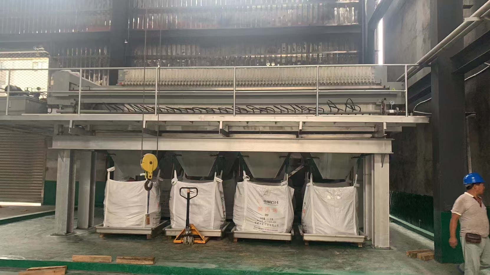 200平方程控自动隔膜压滤机应用于钢管污水处理行业